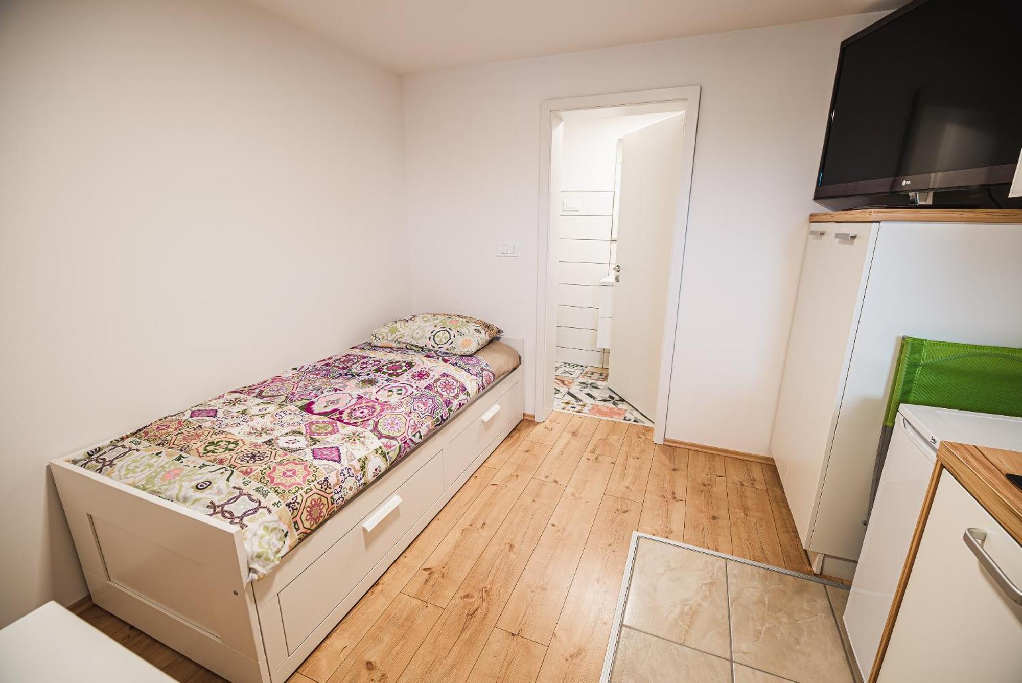 פרדבור Apartments Rozalija חדר תמונה